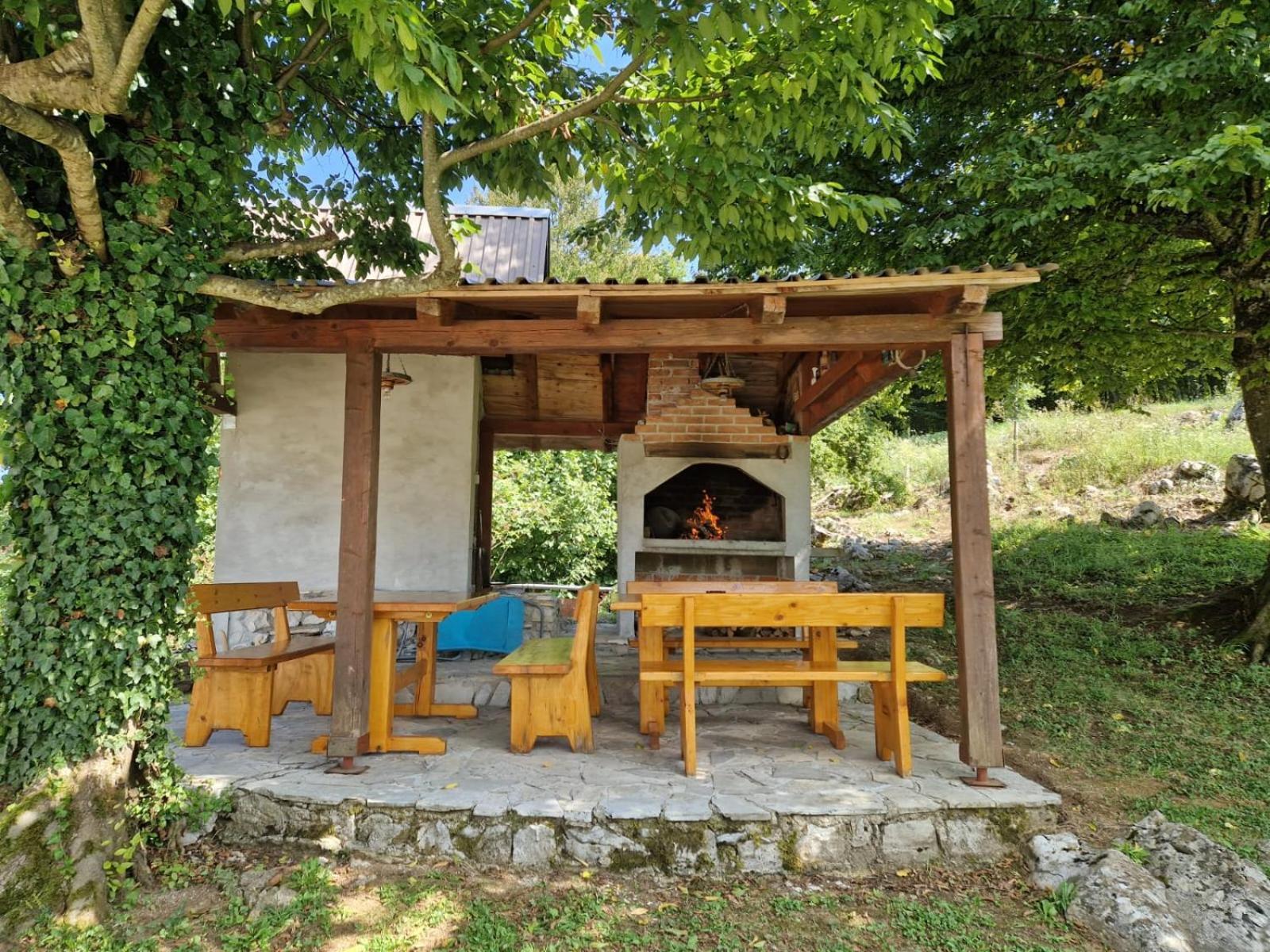 Отель House Luketic Растовача Экстерьер фото